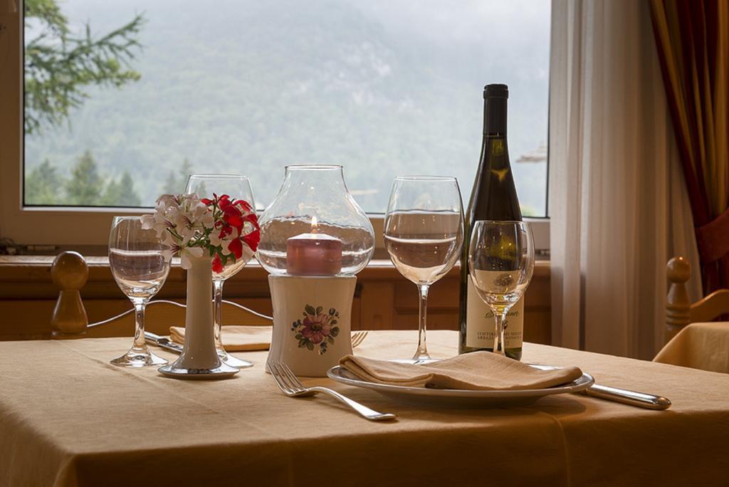 Lake&Nature Hotel Gloria Molveno Exterior photo